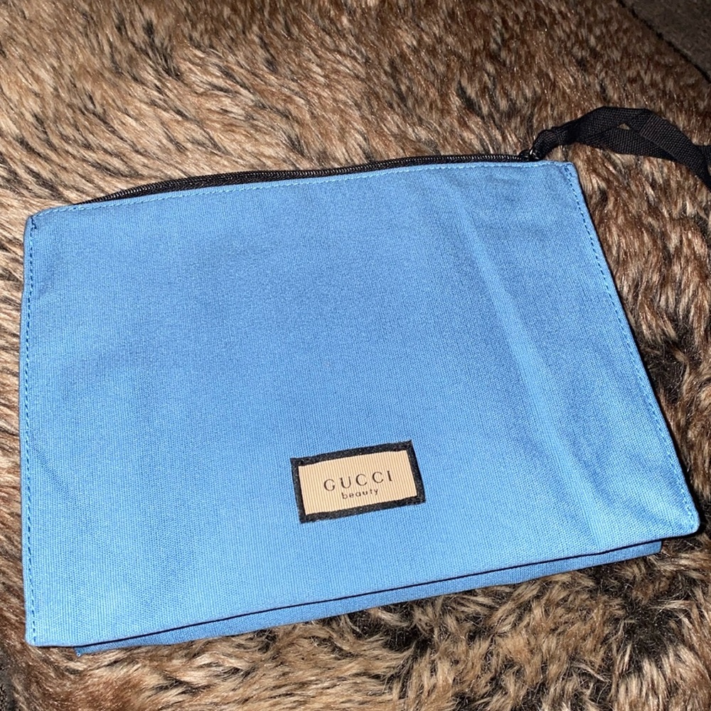 Gucci beauty zipper bag